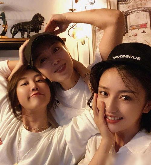 狗仔爆料新九儿视频在线观看,新九儿神秘视频首度曝光,在线观看揭秘幕后真相 第3张 狗仔爆料新九儿视频在线观看,新九儿神秘视频首度曝光,在线观看揭秘幕后真相 第3张